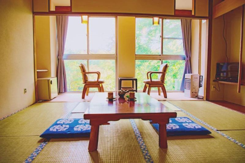 Biei Shirogane No Yu Hotel Buitenkant foto